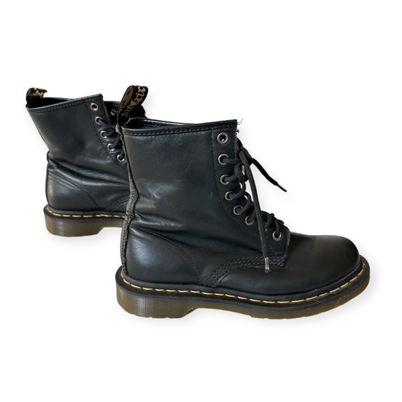 Dr.‎ Martens Women's 8-Eye Boots, Black  Leather, Size 7 - Picture 4 of 14